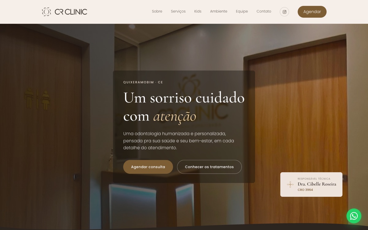 Site da CR Clinic aberto no computador